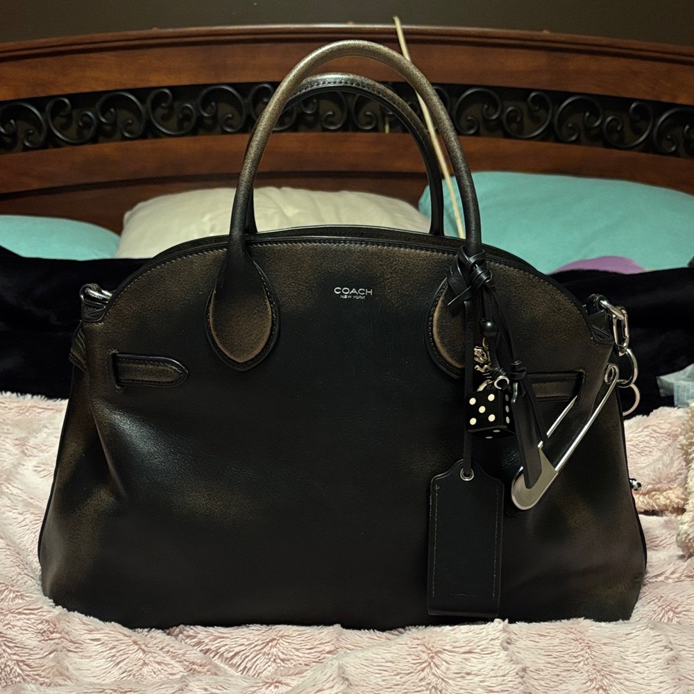 Coach Empire 40 Loved Leather